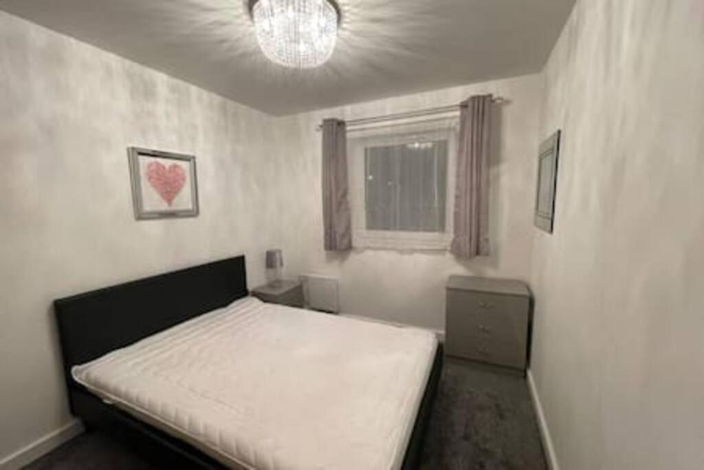Moda Wigan 2 - Stylish 2 Bed In Central 위건 외부 사진