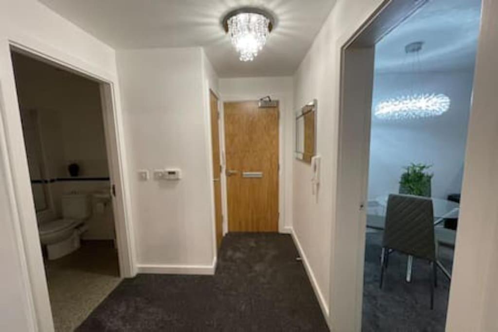 Moda Wigan 2 - Stylish 2 Bed In Central 위건 외부 사진